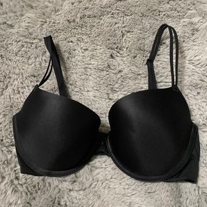 Victoria’s Secret Black 32DD Bra